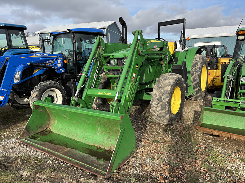 2017 JOHN DEERE 6120M TRACTOR